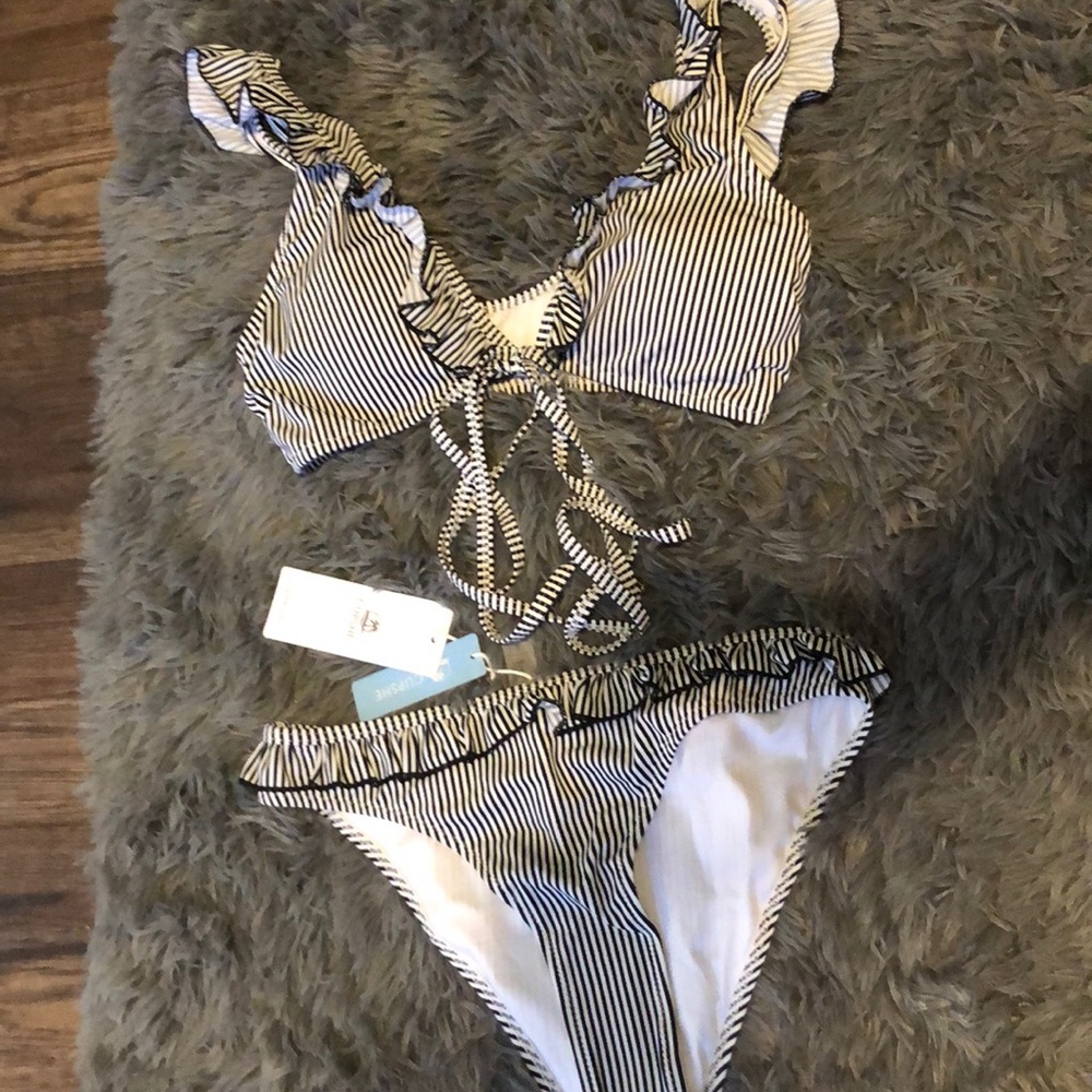 Cups he never worn two pice striped swimsuit